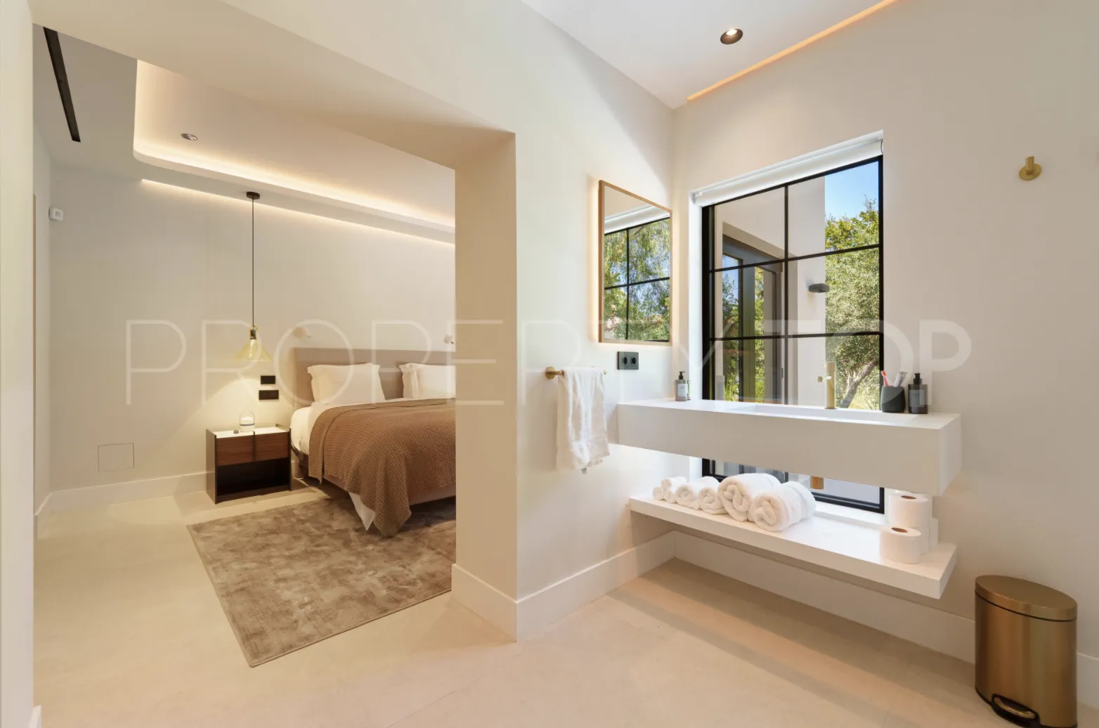 Buy villa with 5 bedrooms in Marbella - Puerto Banus
