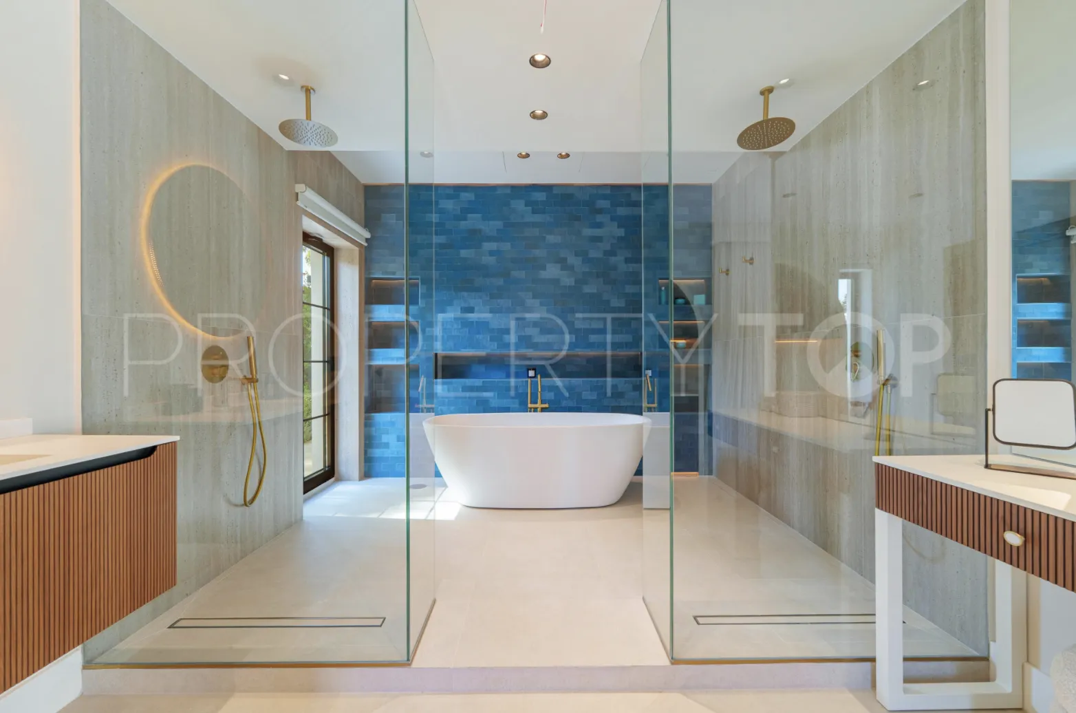 Buy villa with 5 bedrooms in Marbella - Puerto Banus