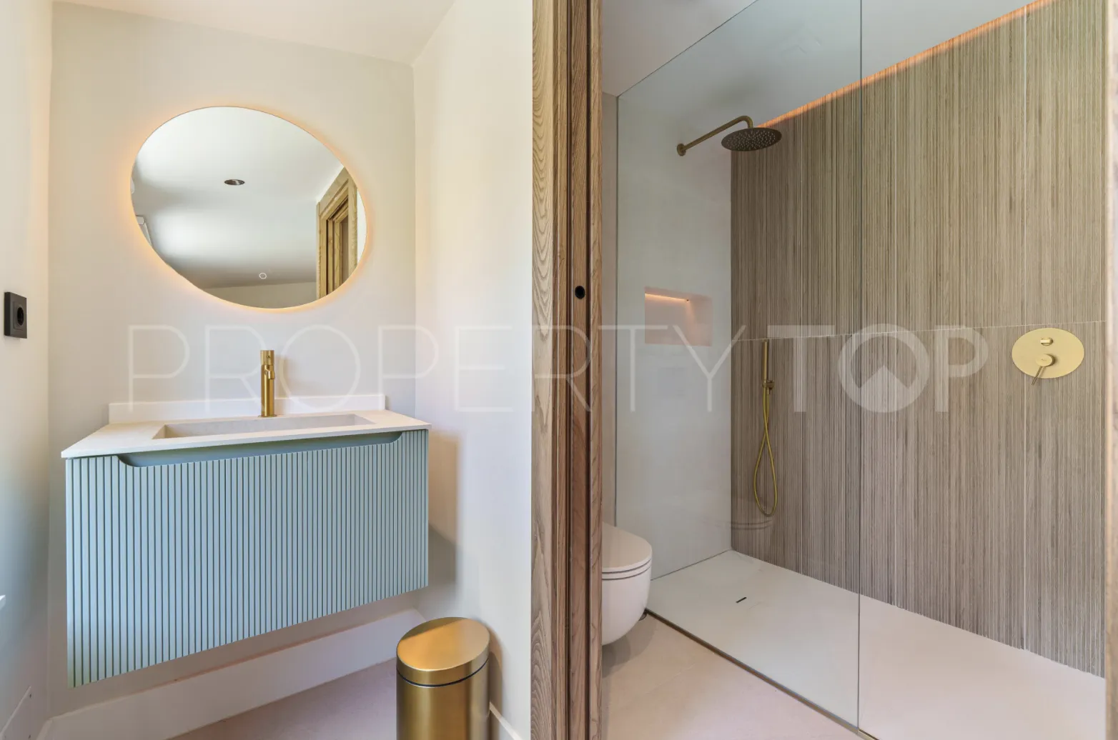 Buy villa with 5 bedrooms in Marbella - Puerto Banus