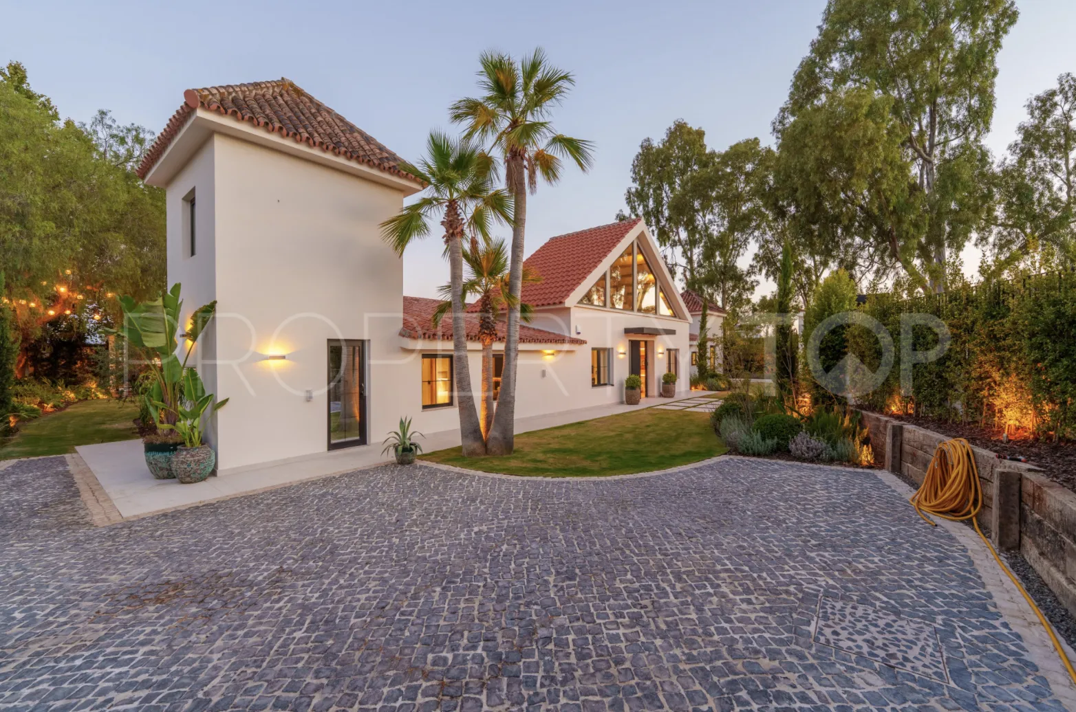Buy villa with 5 bedrooms in Marbella - Puerto Banus