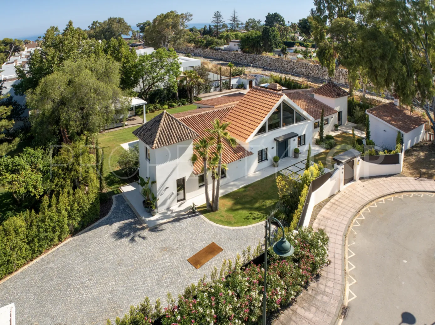 Buy villa with 5 bedrooms in Marbella - Puerto Banus