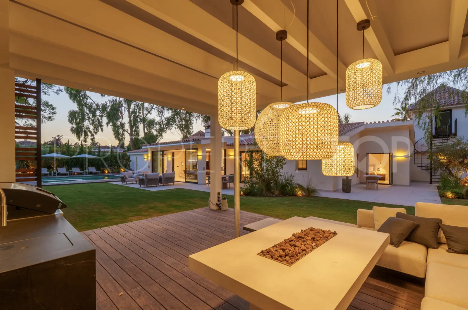 Buy villa with 5 bedrooms in Marbella - Puerto Banus