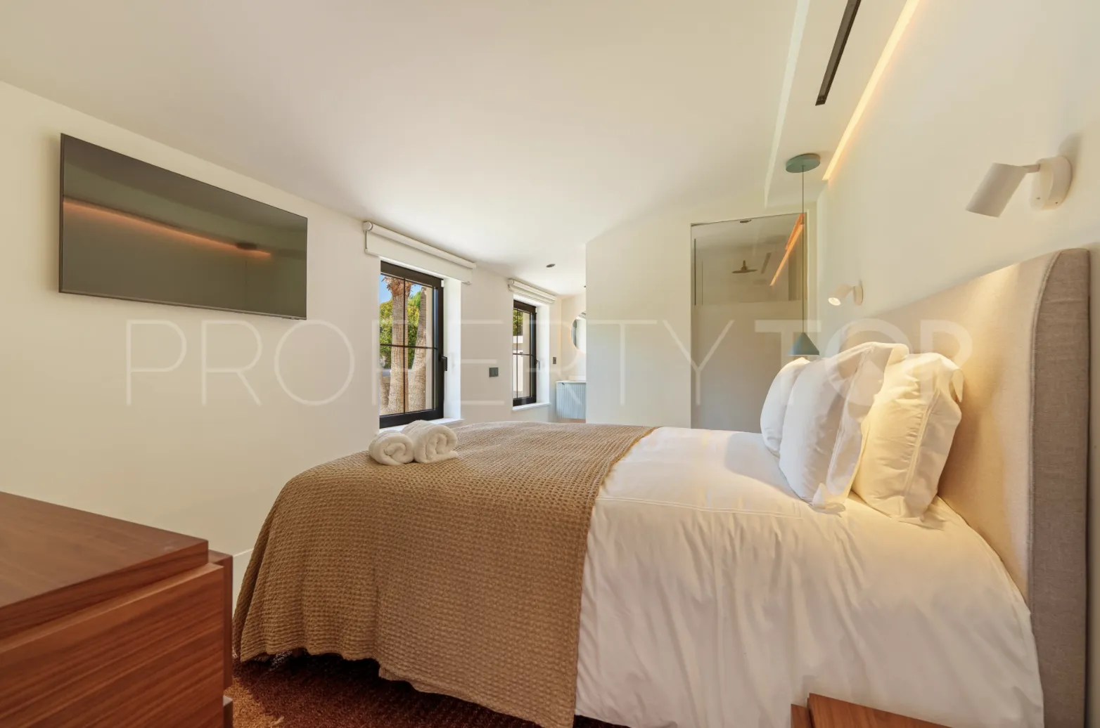 Buy villa with 5 bedrooms in Marbella - Puerto Banus