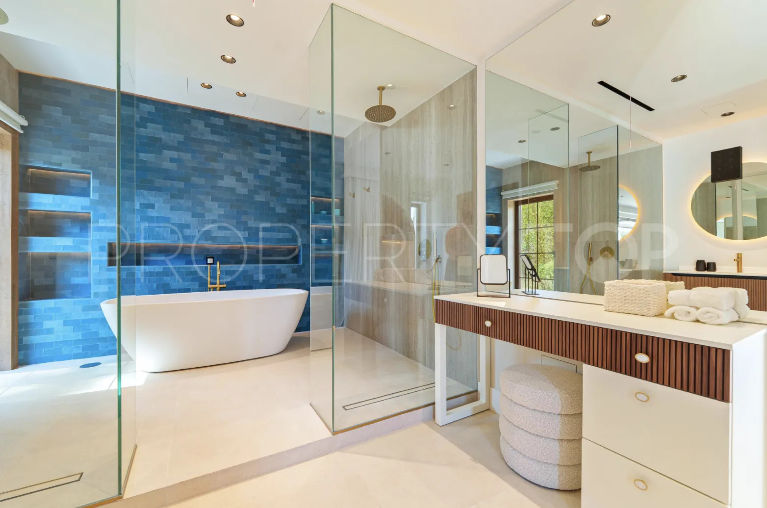 Buy villa with 5 bedrooms in Marbella - Puerto Banus