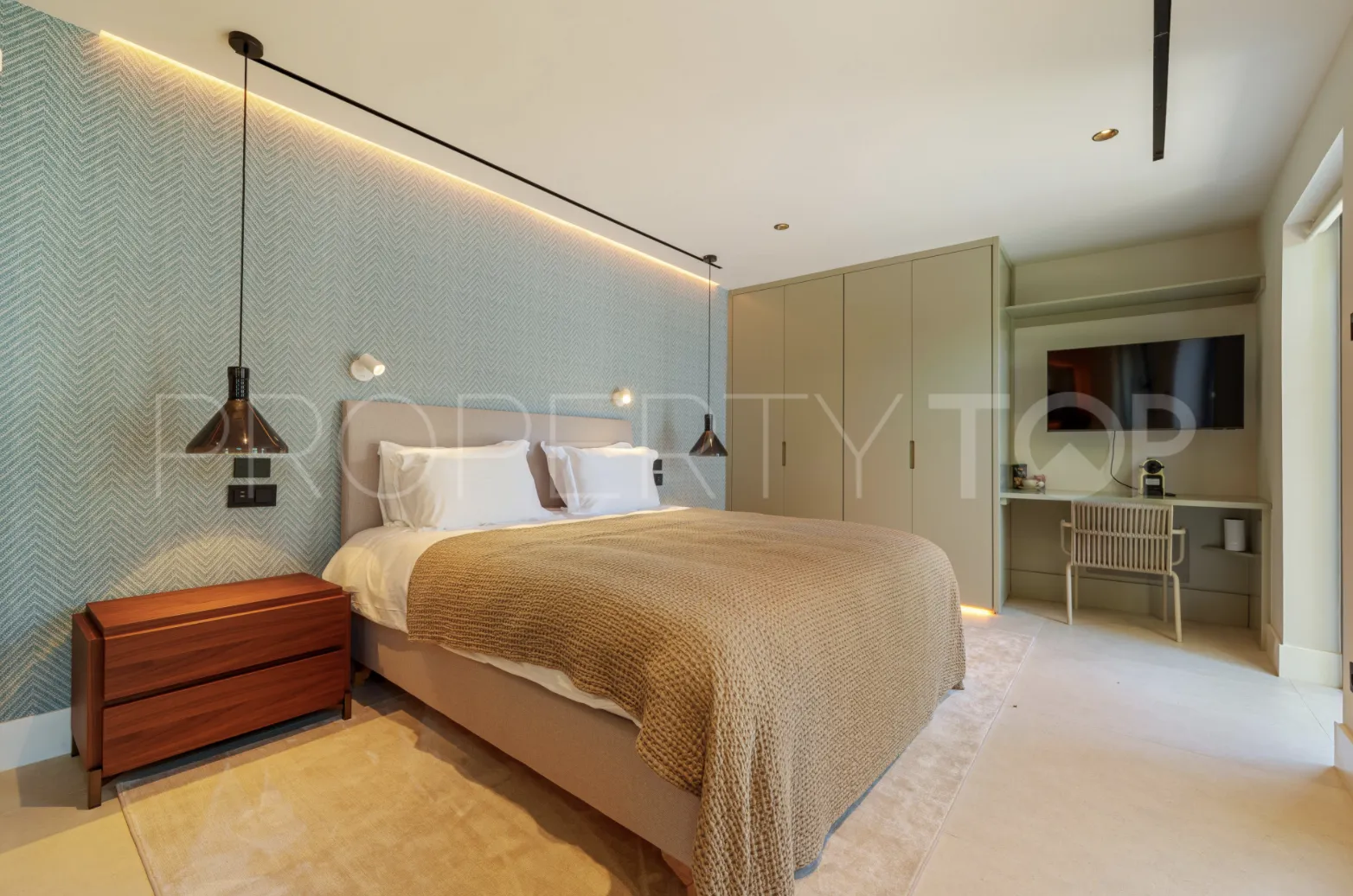 Buy villa with 5 bedrooms in Marbella - Puerto Banus