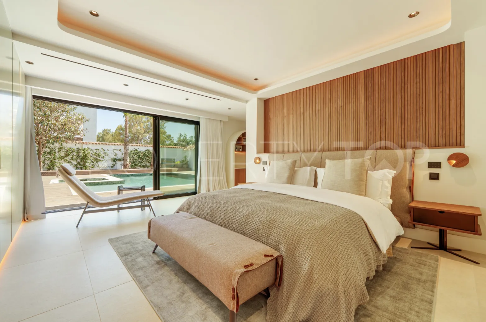 Buy villa with 5 bedrooms in Marbella - Puerto Banus