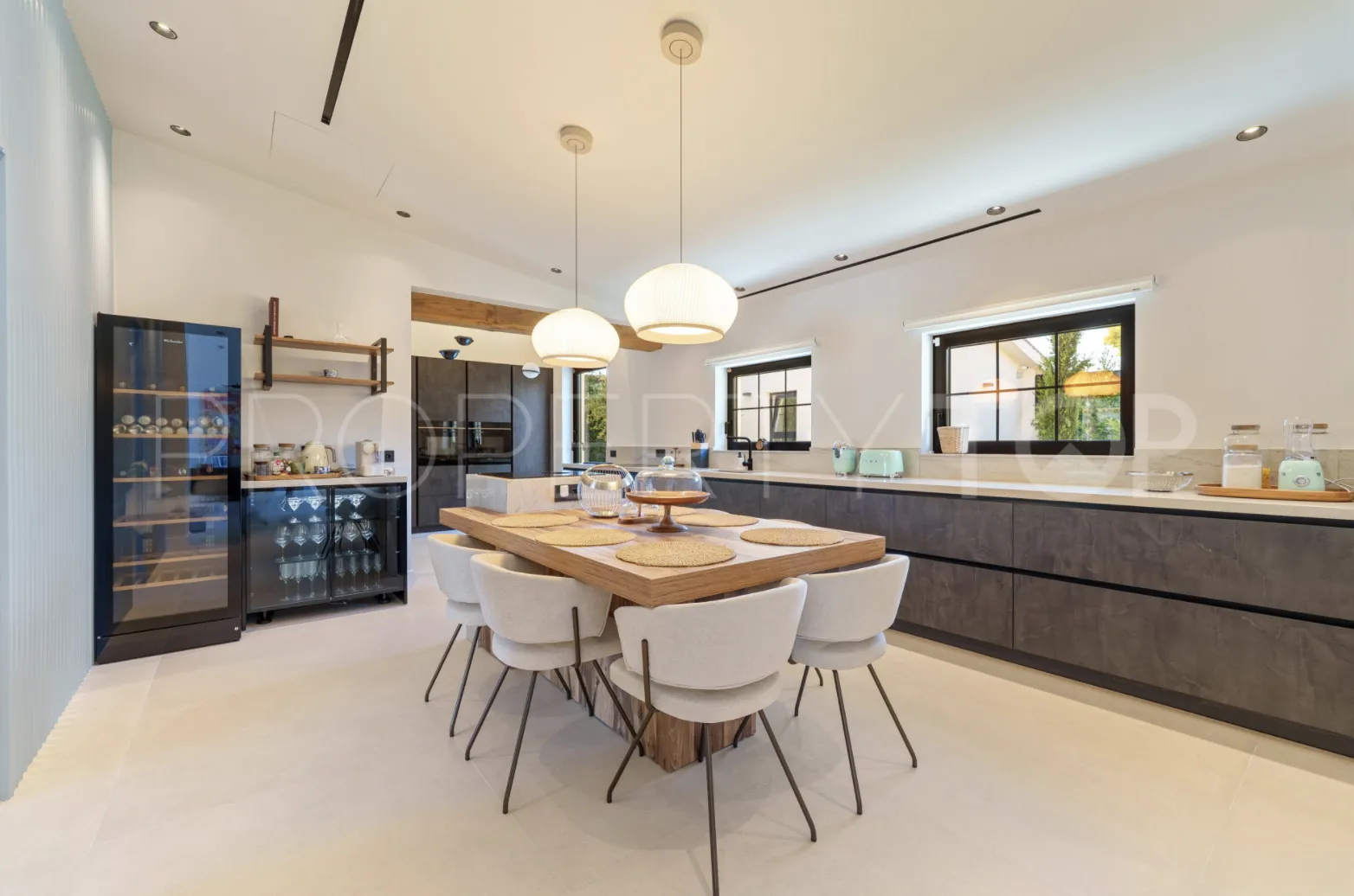 Buy villa with 5 bedrooms in Marbella - Puerto Banus