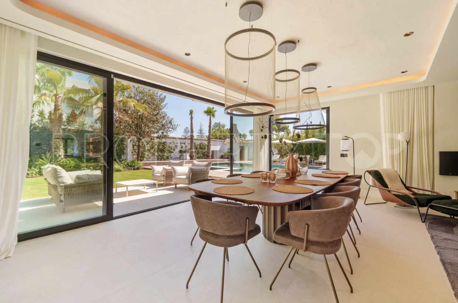 Buy villa with 5 bedrooms in Marbella - Puerto Banus