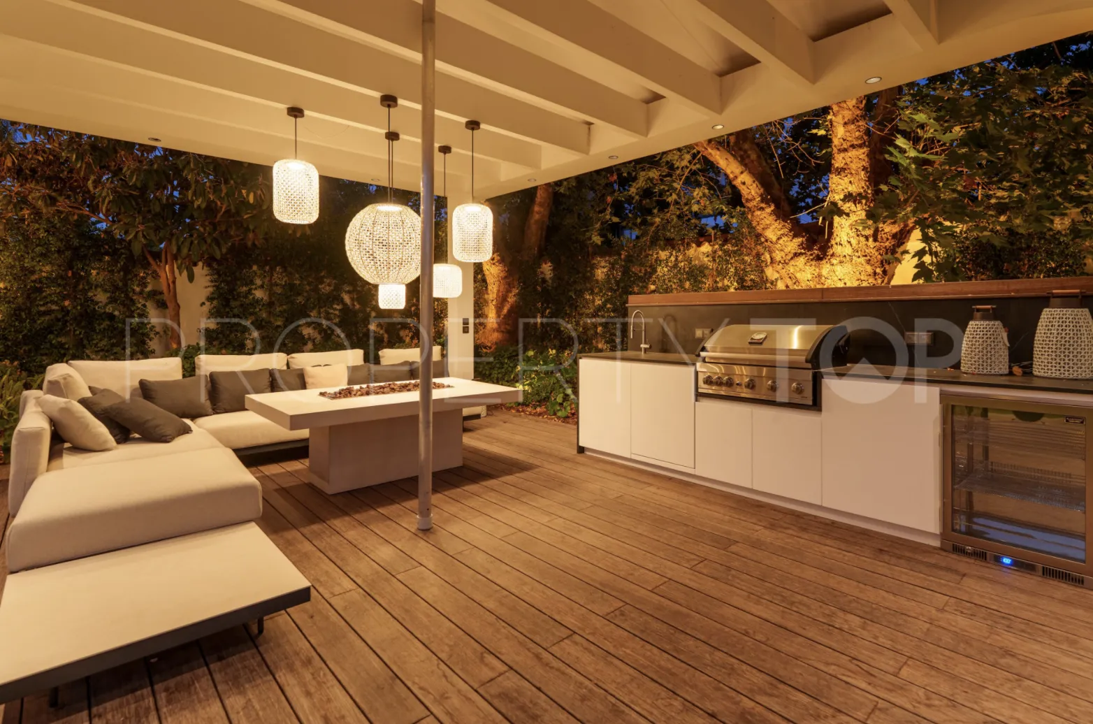 Buy villa with 5 bedrooms in Marbella - Puerto Banus