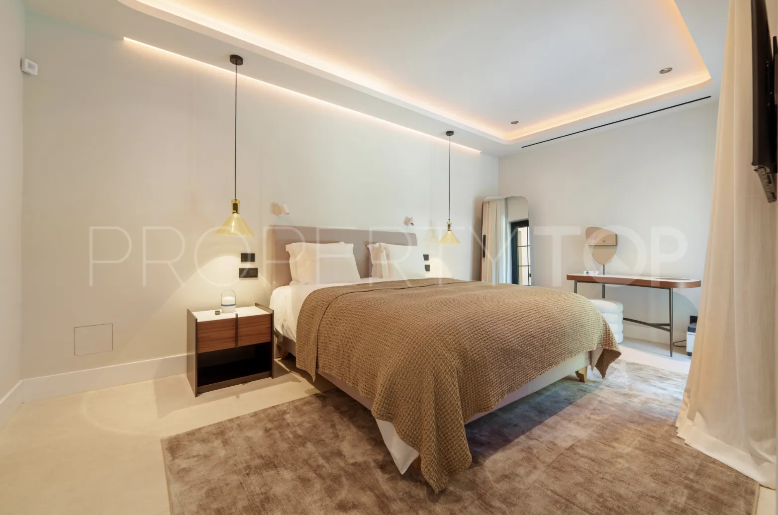 Buy villa with 5 bedrooms in Marbella - Puerto Banus