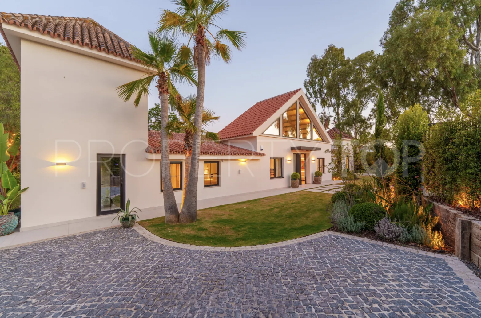 Buy villa with 5 bedrooms in Marbella - Puerto Banus