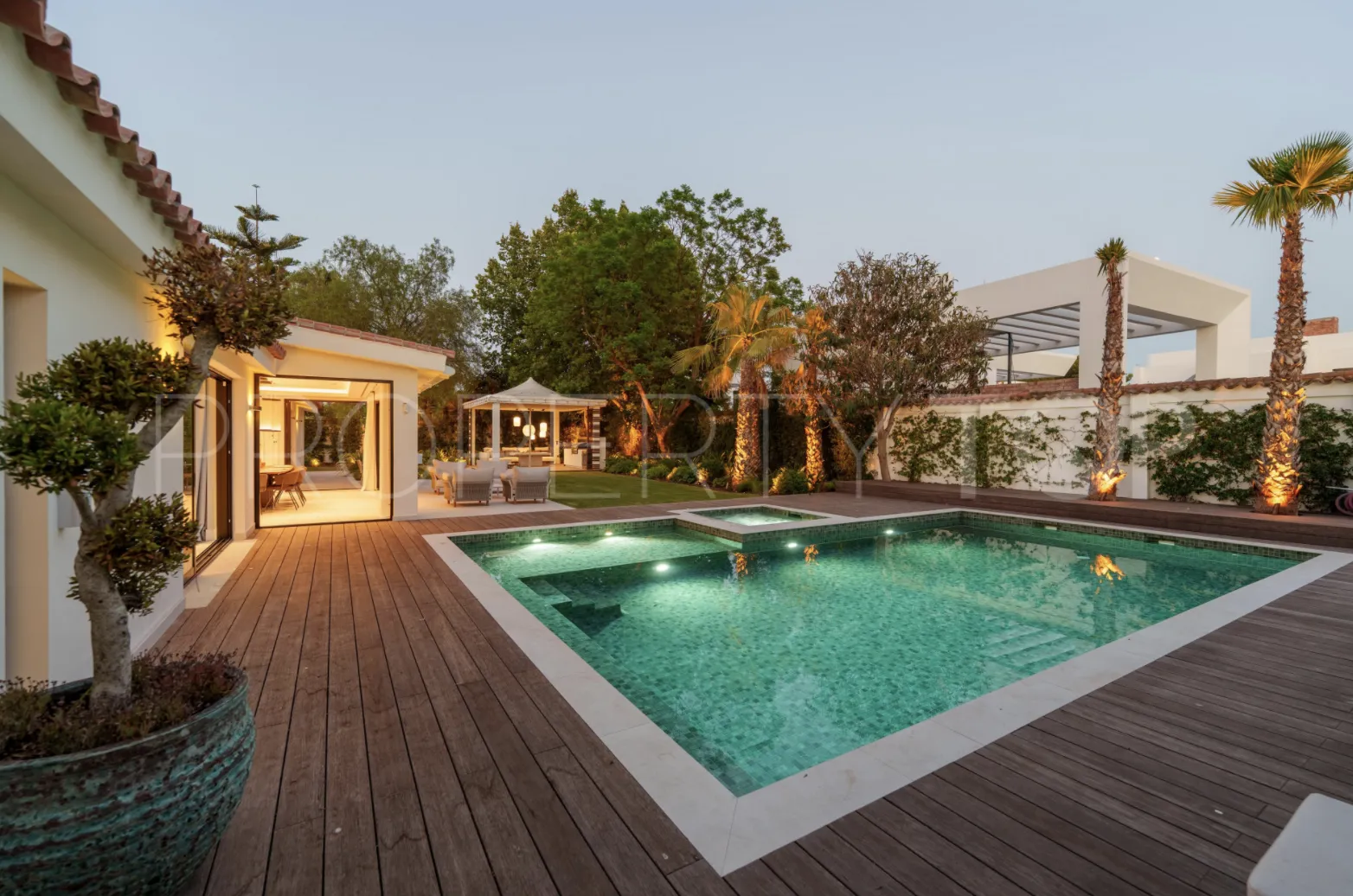 Buy villa with 5 bedrooms in Marbella - Puerto Banus