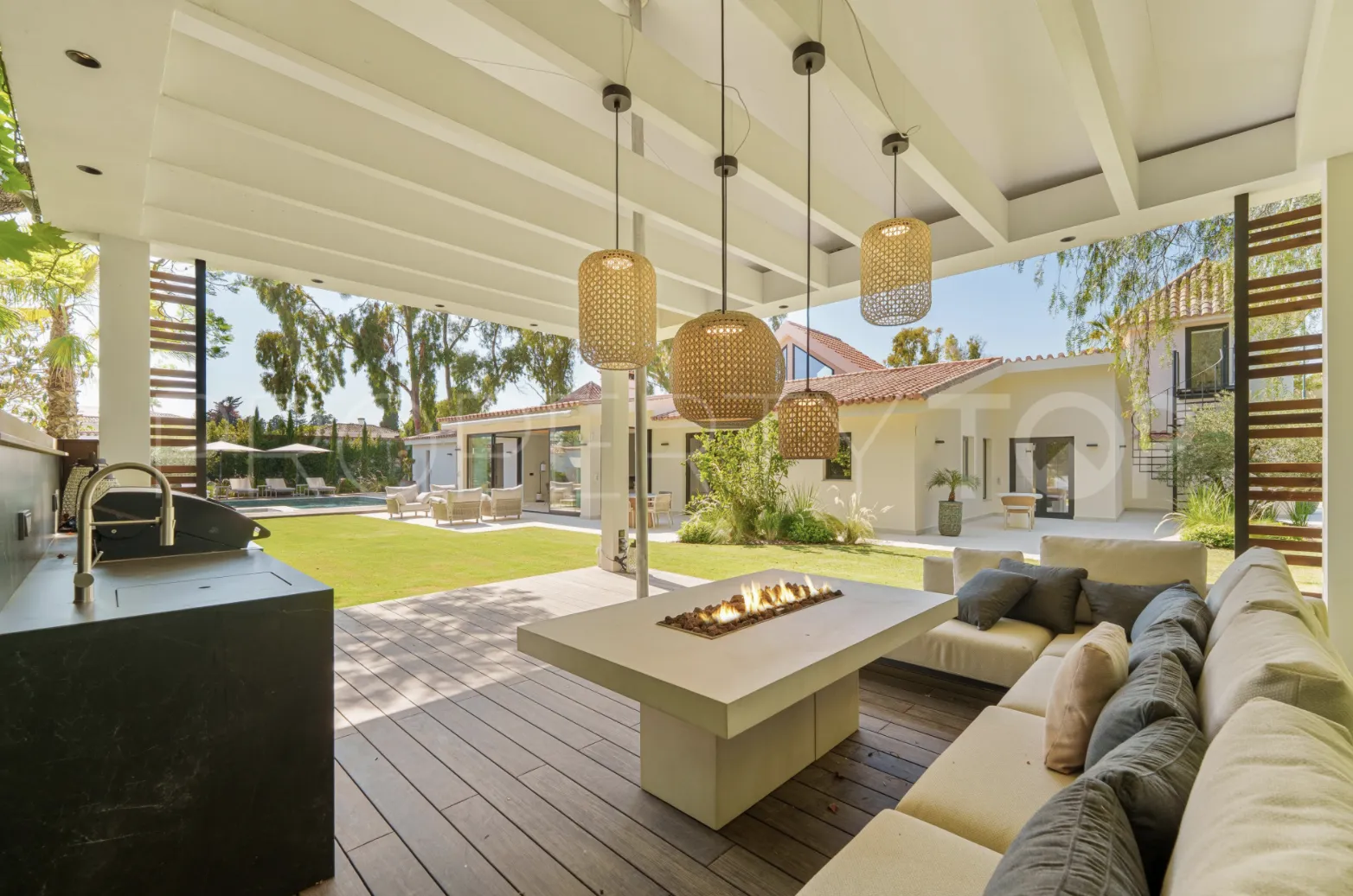 Buy villa with 5 bedrooms in Marbella - Puerto Banus