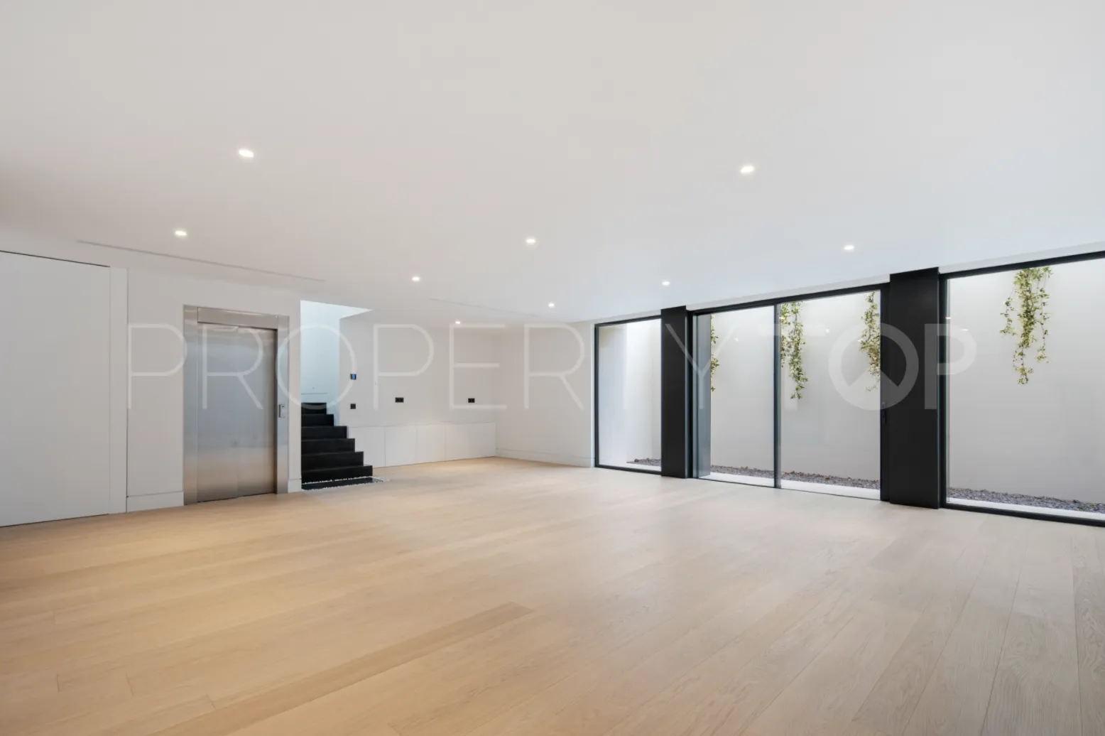 Villa en venta con 6 dormitorios en Golden Mile