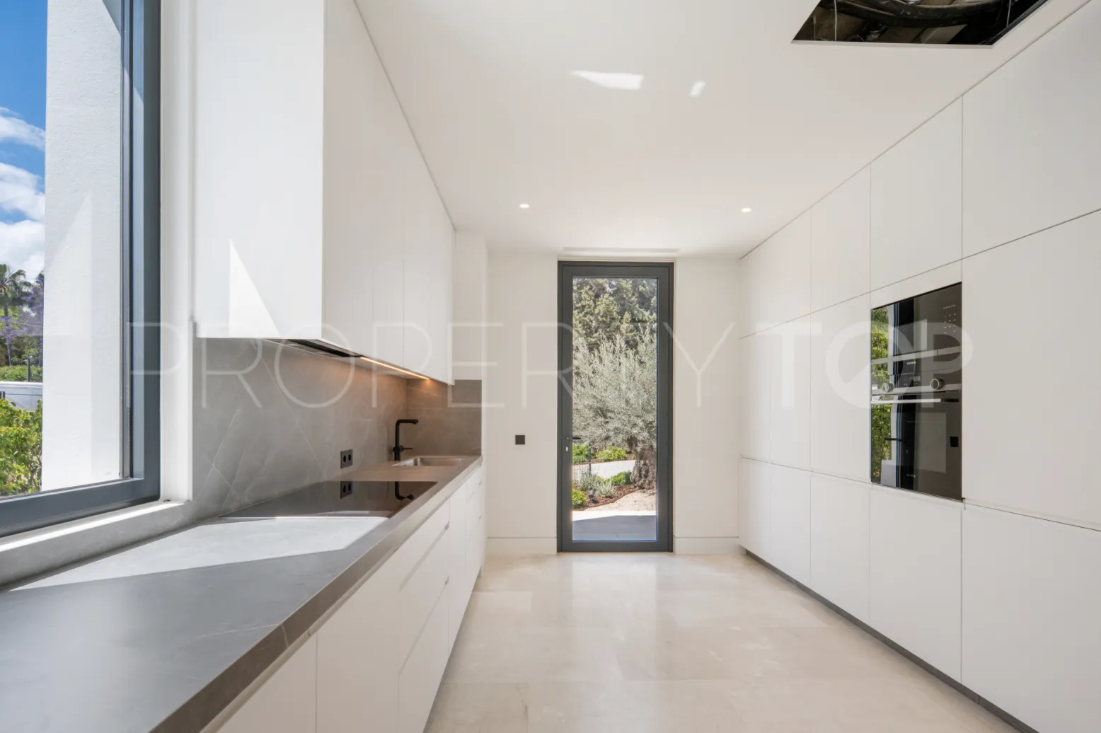 Villa en venta con 6 dormitorios en Golden Mile