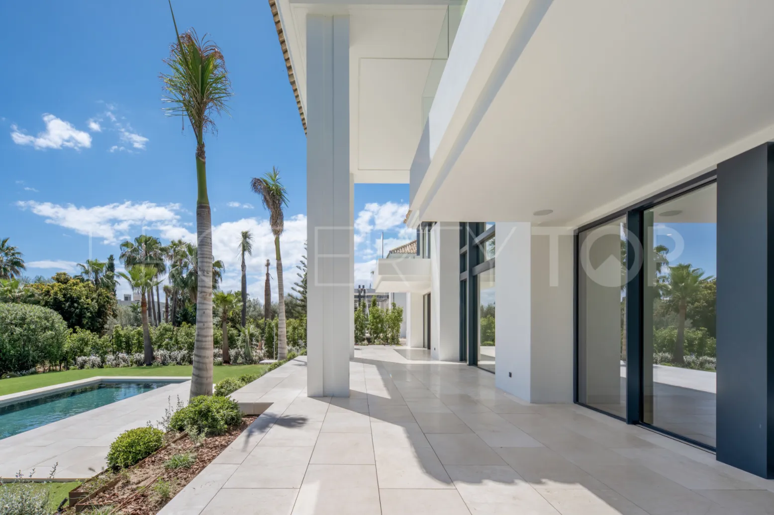 Villa en venta con 6 dormitorios en Golden Mile