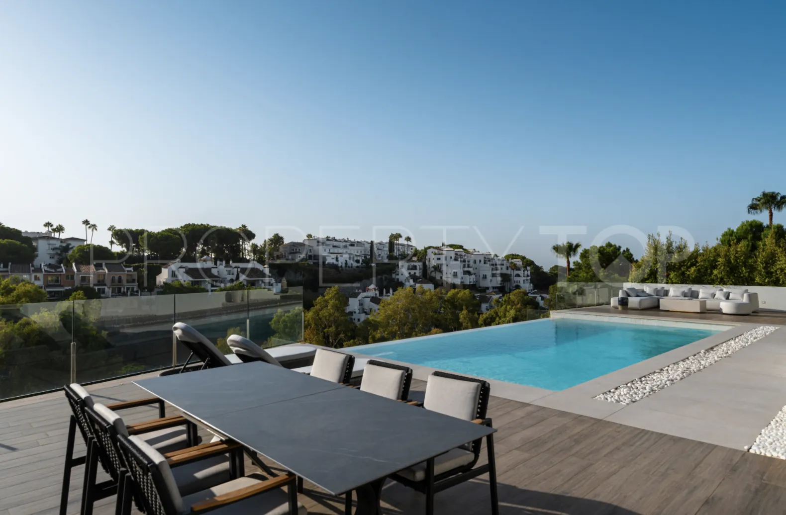 Villa en venta en El Herrojo