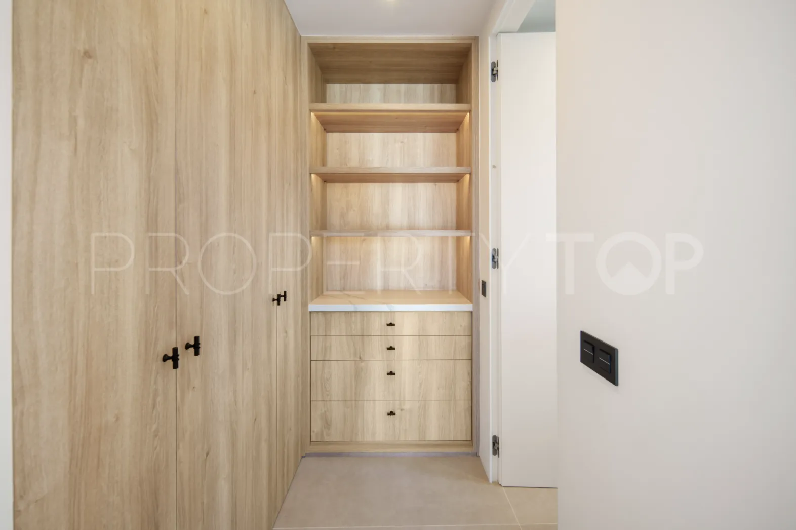 5 bedrooms villa for sale in Puerto del Almendro