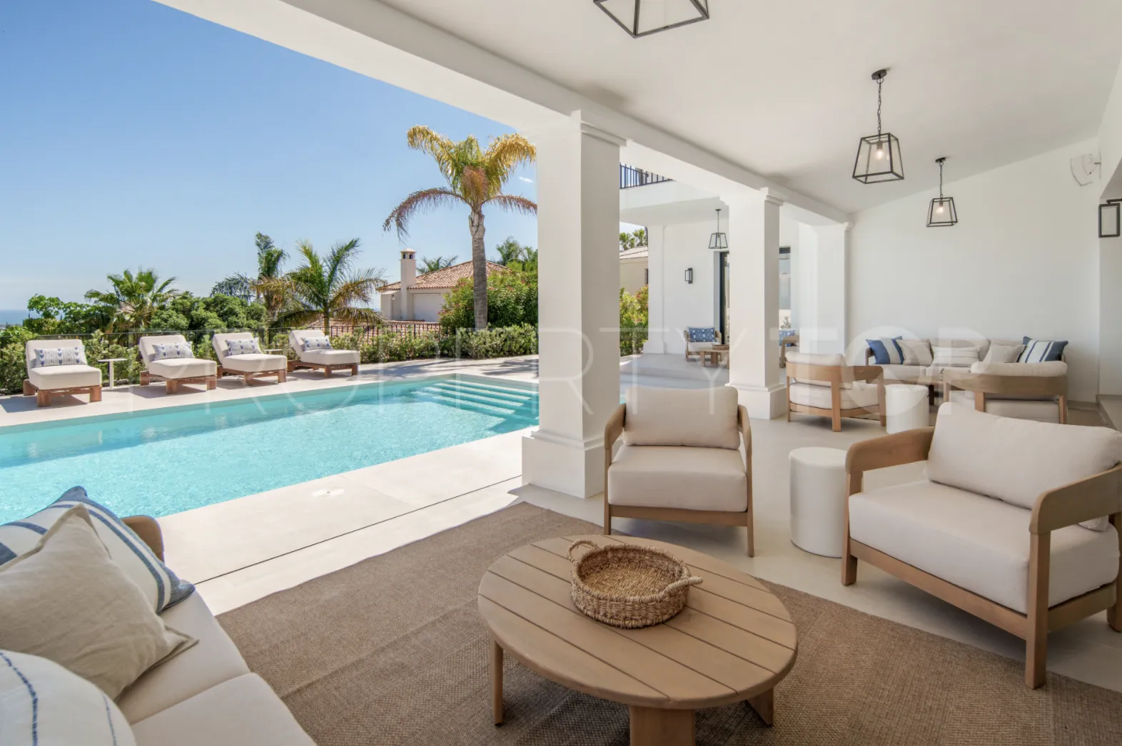 5 bedrooms villa for sale in Puerto del Almendro