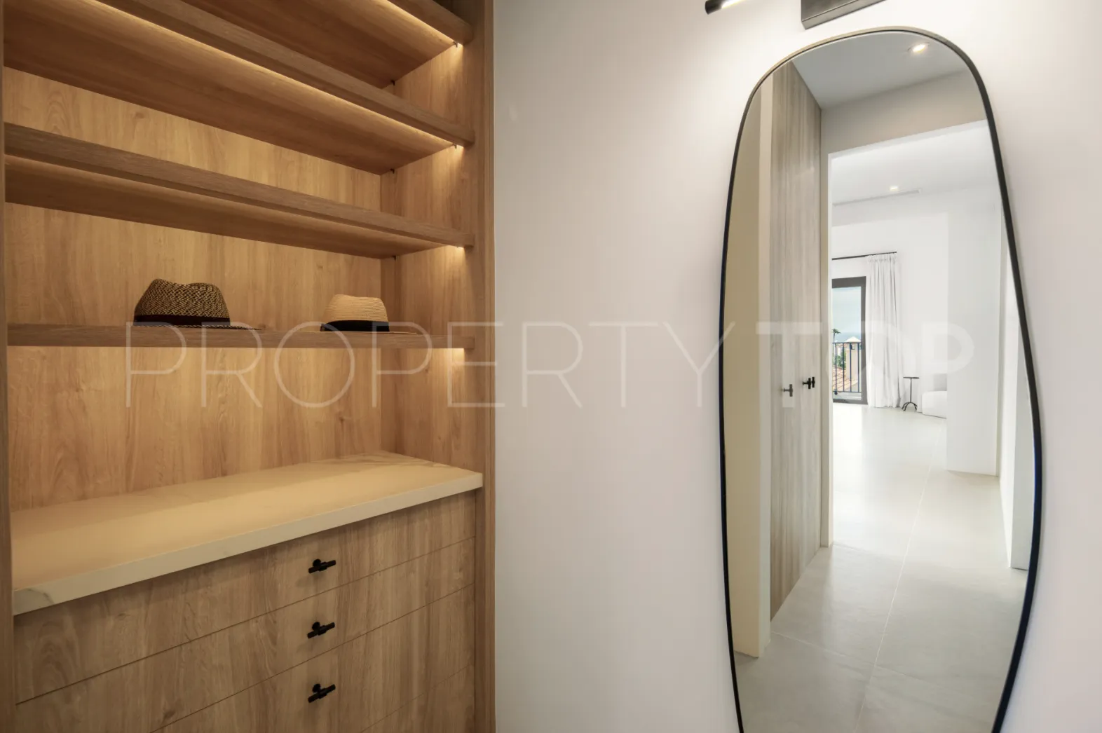 5 bedrooms villa for sale in Puerto del Almendro
