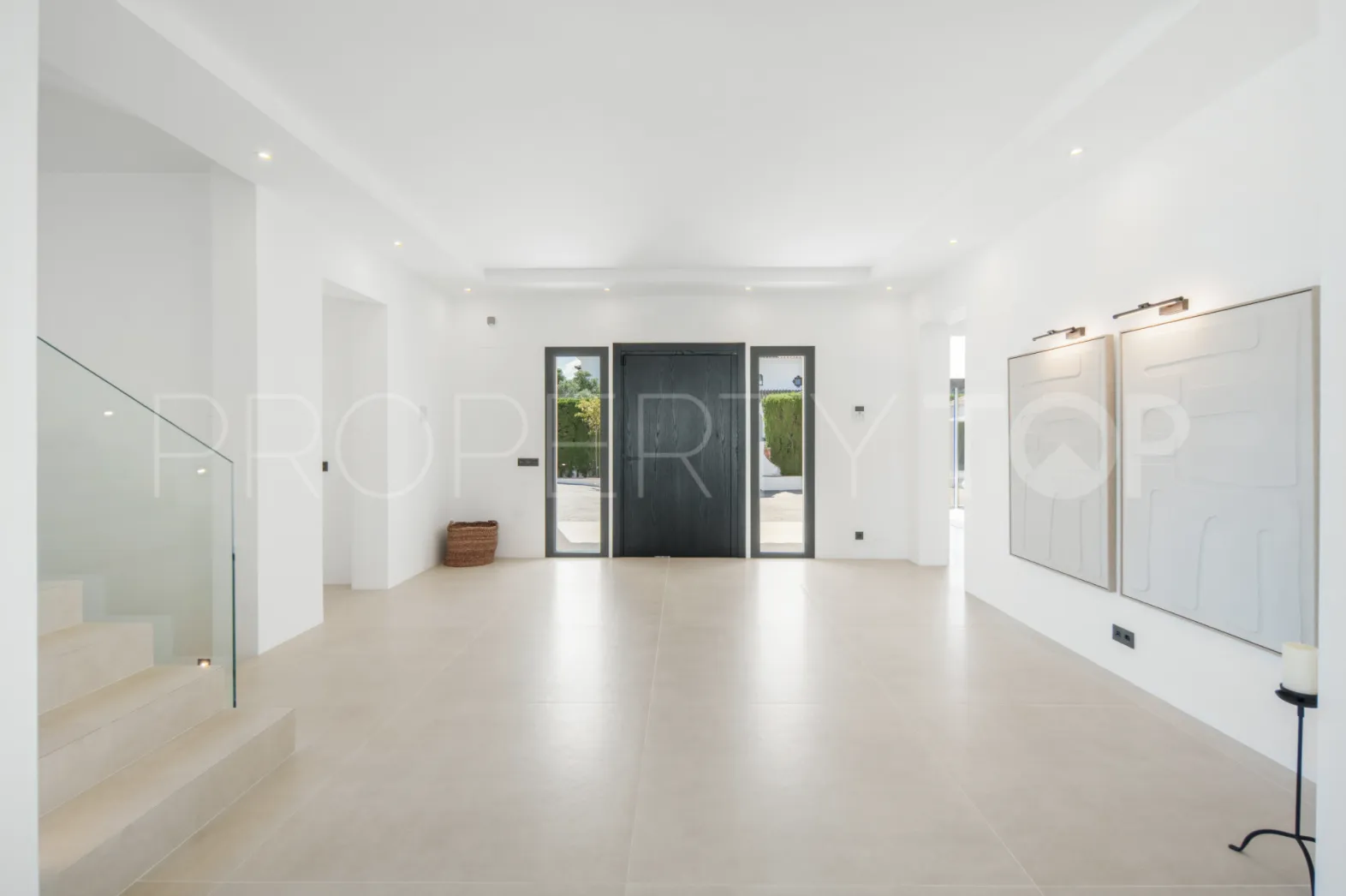 5 bedrooms villa for sale in Puerto del Almendro
