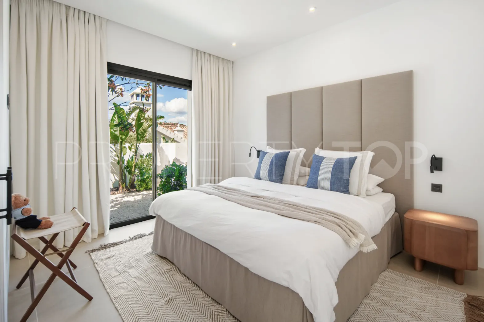 5 bedrooms villa for sale in Puerto del Almendro