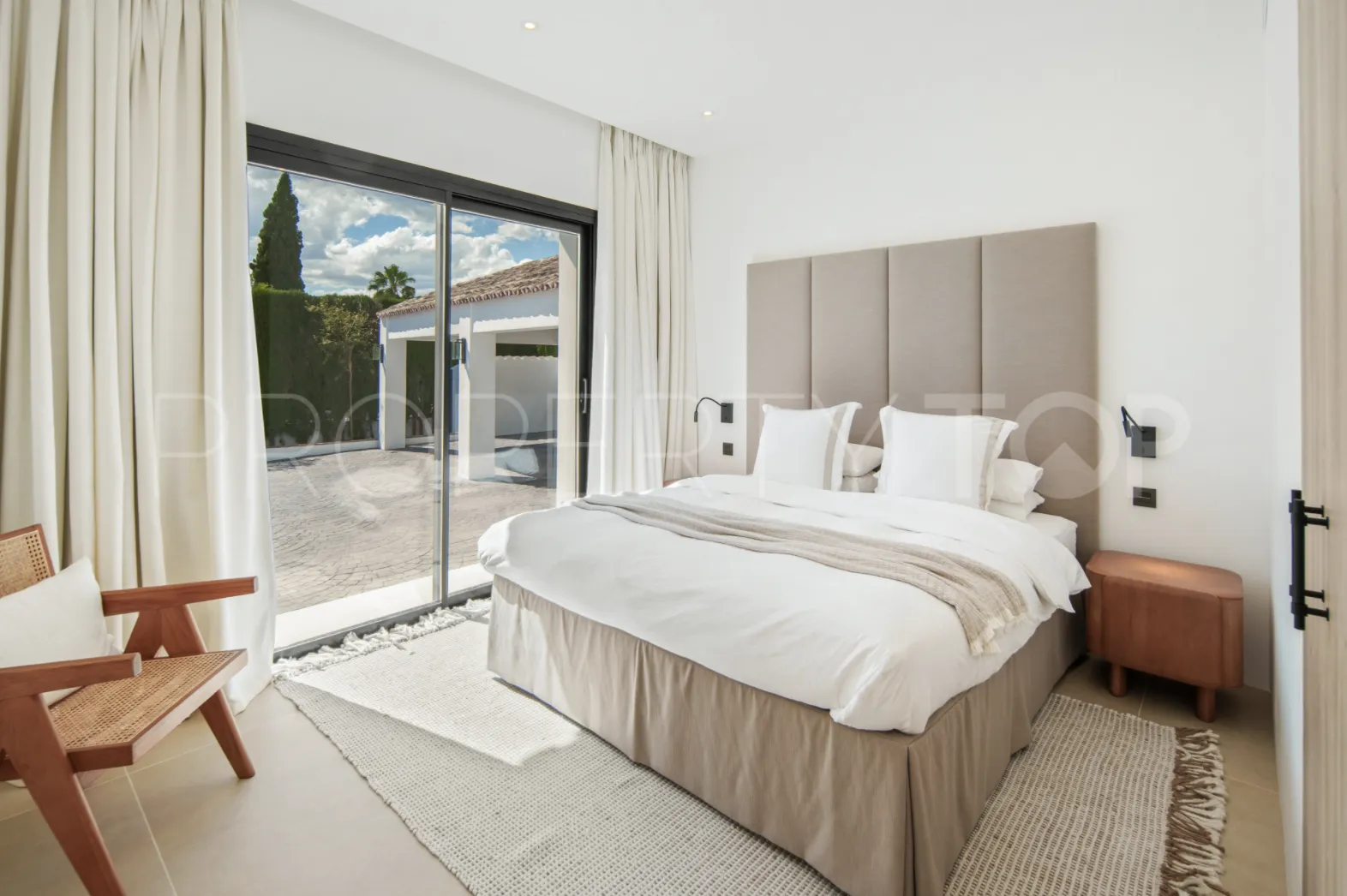 5 bedrooms villa for sale in Puerto del Almendro