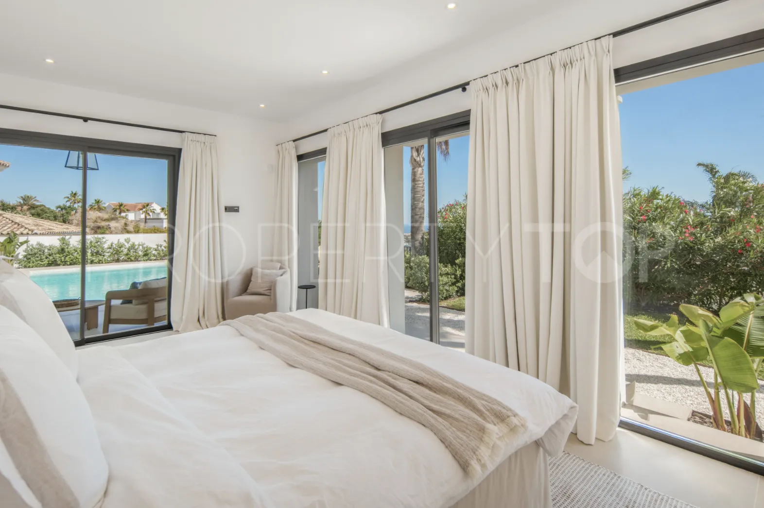 5 bedrooms villa for sale in Puerto del Almendro