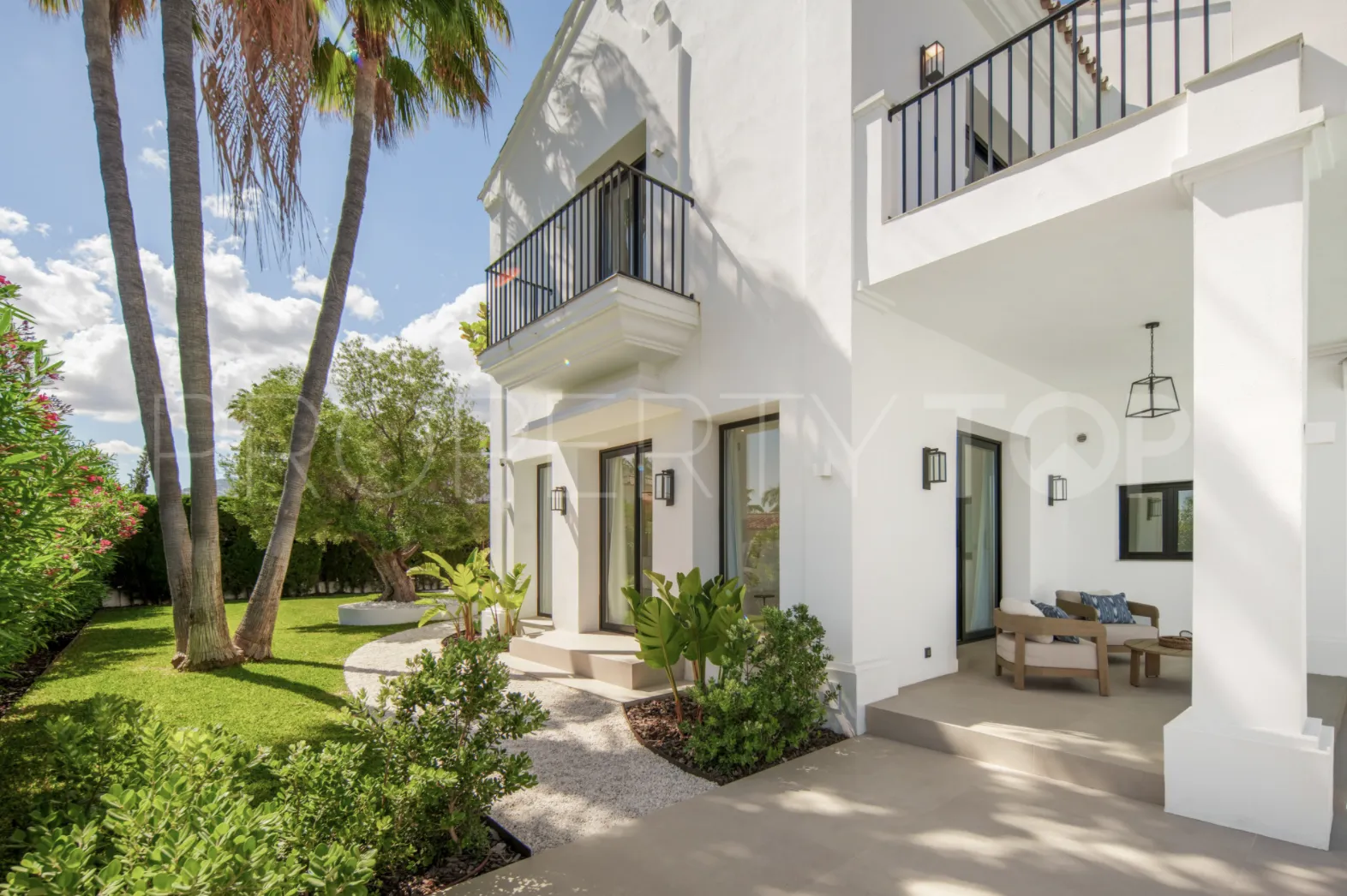 5 bedrooms villa for sale in Puerto del Almendro
