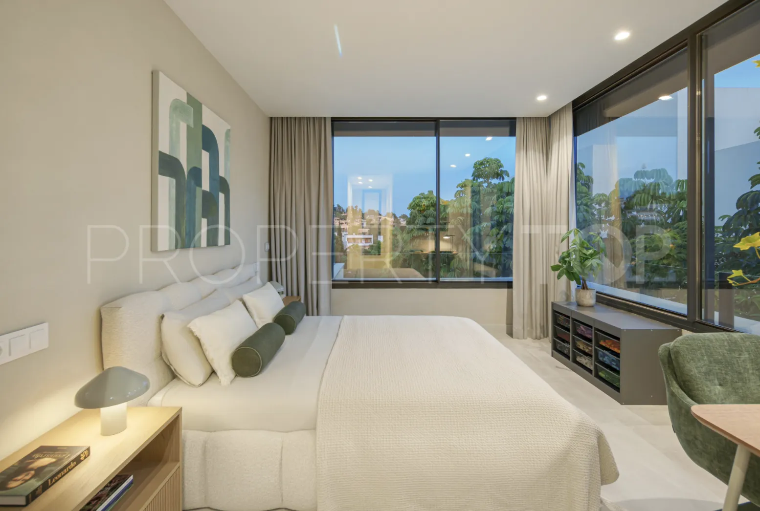 Villa en venta con 4 dormitorios en New Golden Mile