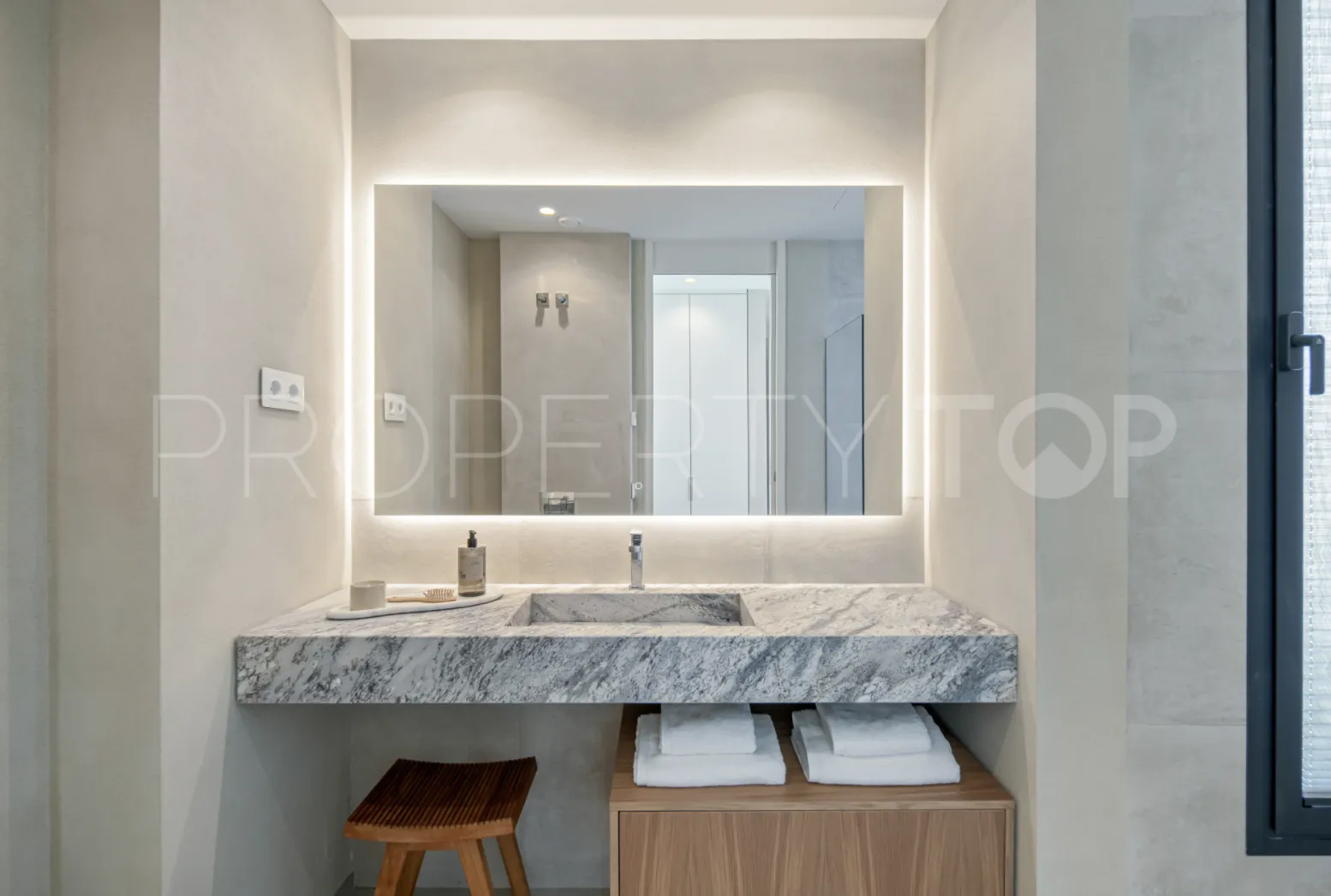 Villa en venta con 4 dormitorios en New Golden Mile