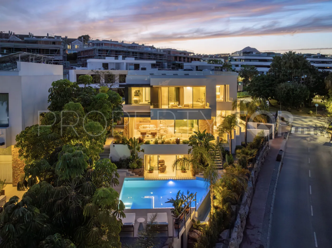 Villa en venta con 4 dormitorios en New Golden Mile
