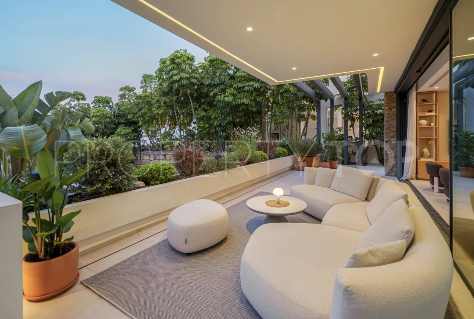 Villa en venta con 4 dormitorios en New Golden Mile
