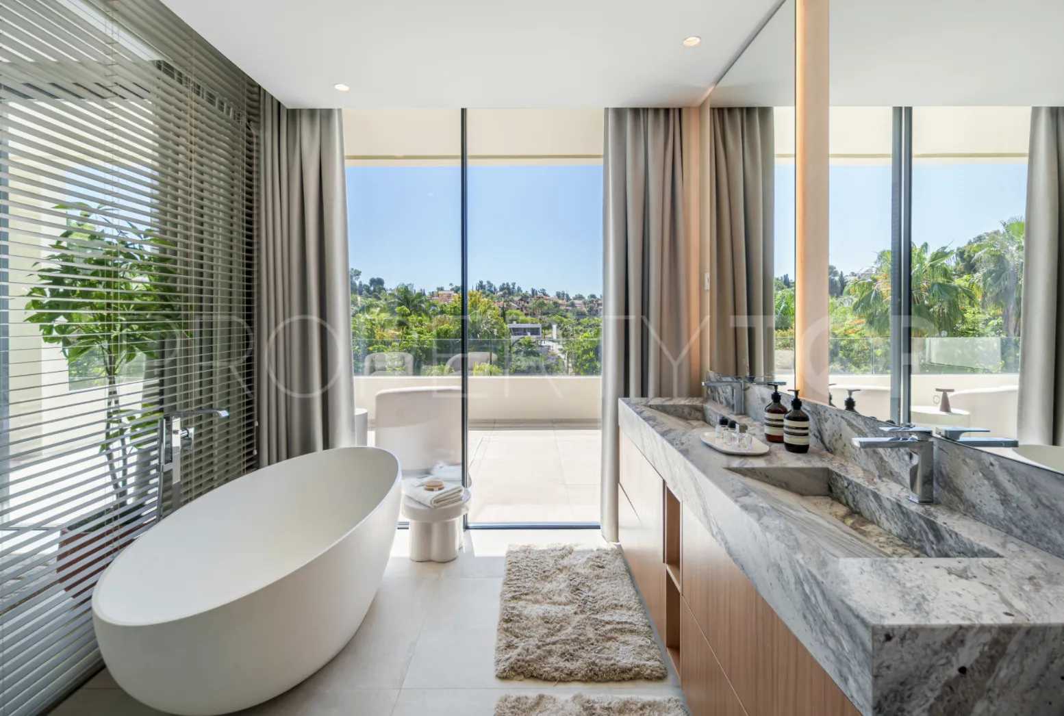 Villa en venta con 4 dormitorios en New Golden Mile