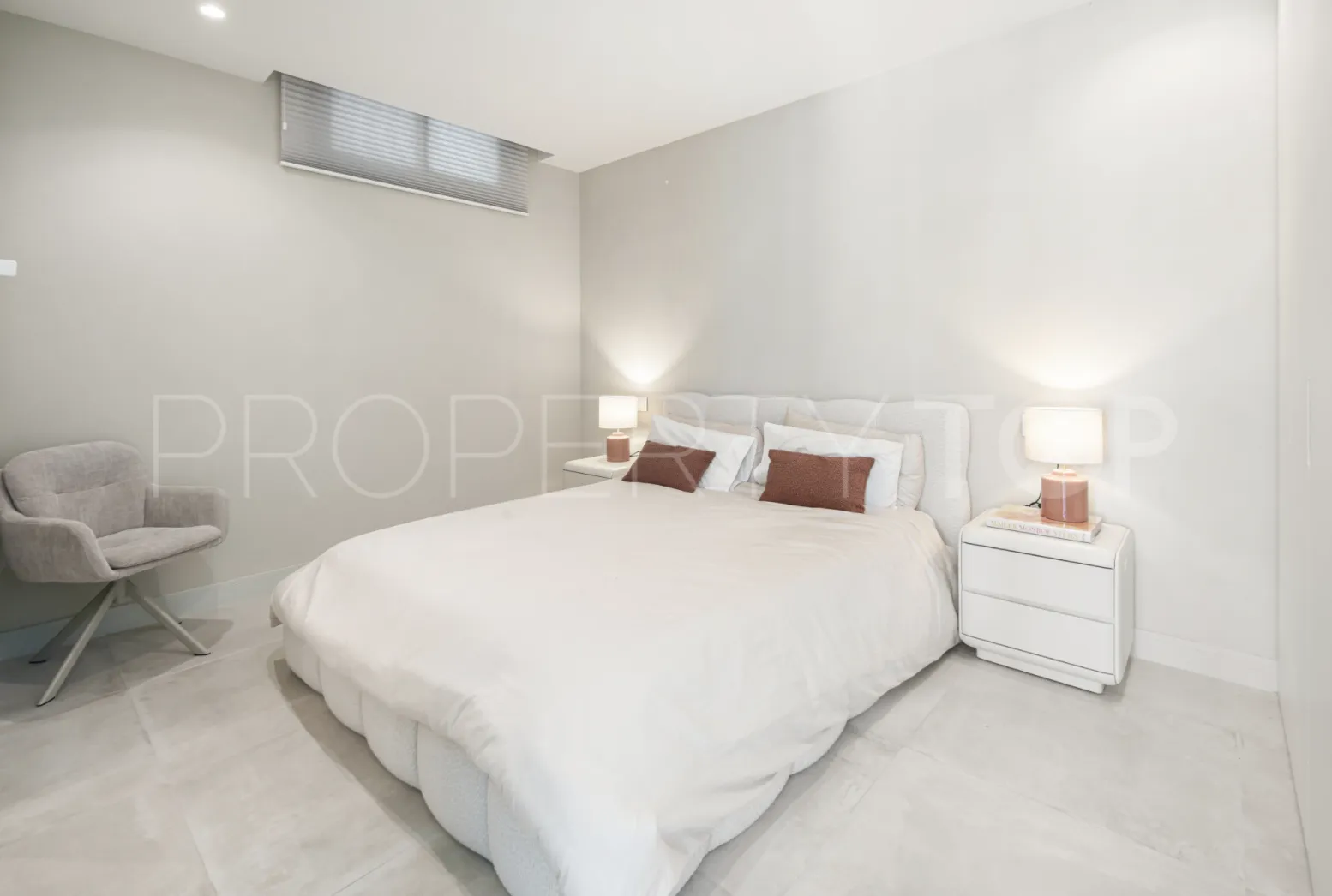 Villa en venta con 4 dormitorios en New Golden Mile
