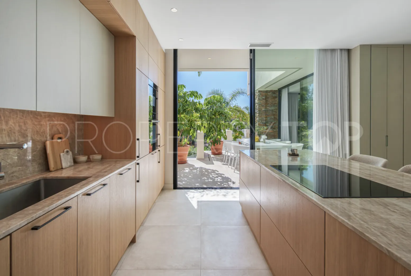 Villa en venta con 4 dormitorios en New Golden Mile