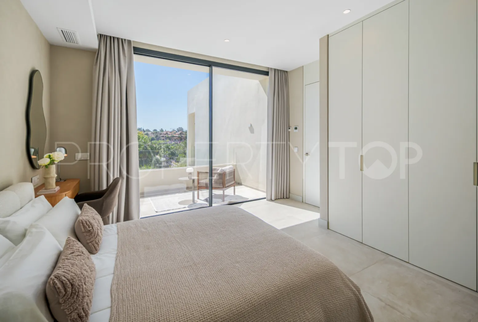 Villa en venta con 4 dormitorios en New Golden Mile