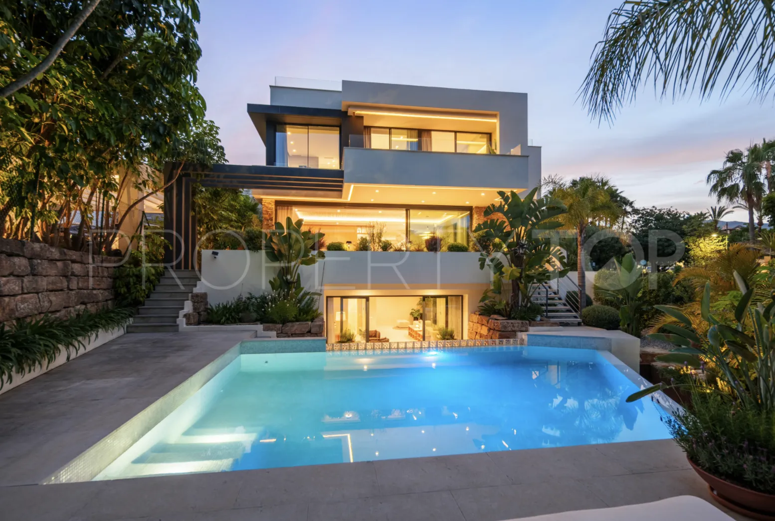 Villa en venta con 4 dormitorios en New Golden Mile