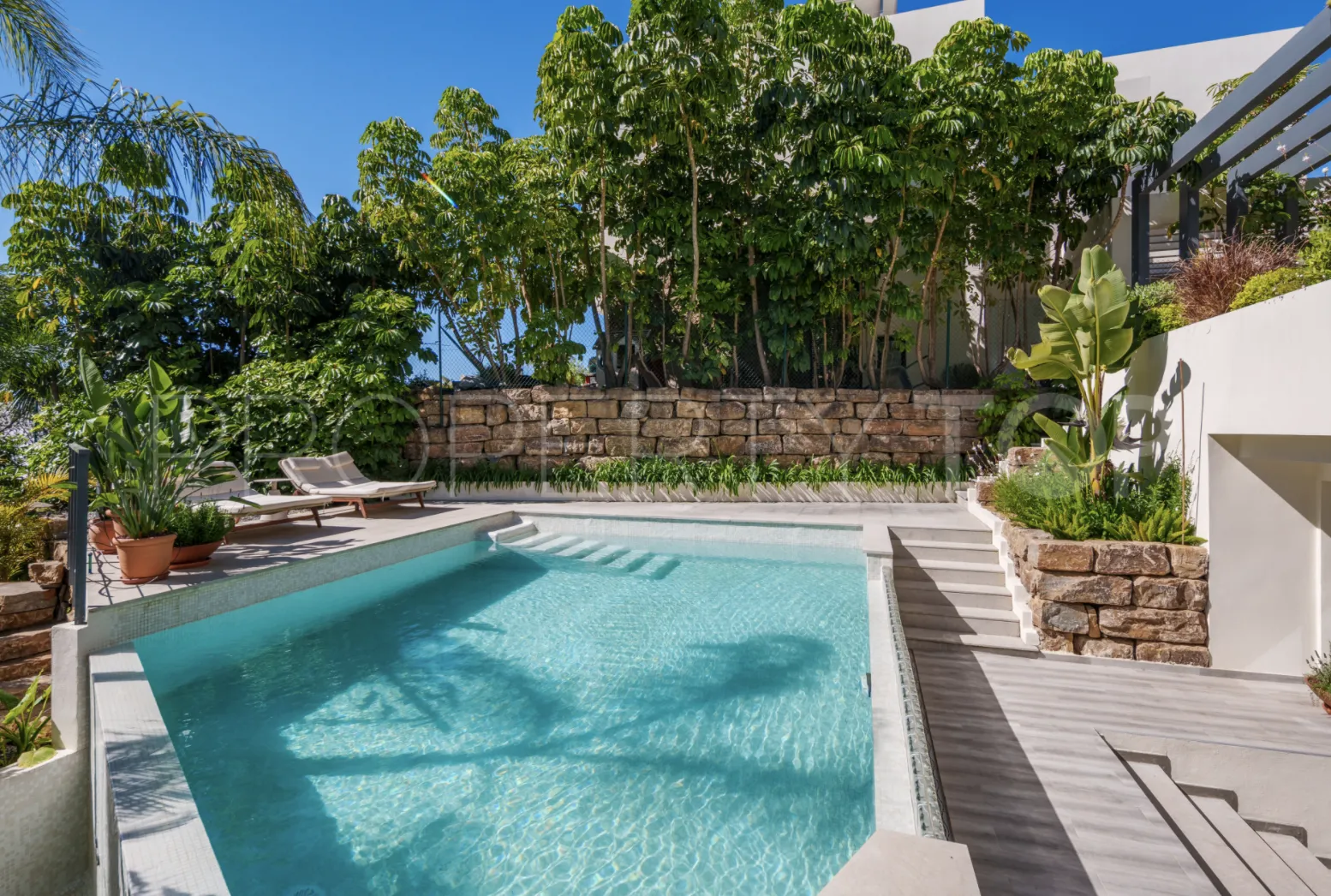 Villa en venta con 4 dormitorios en New Golden Mile