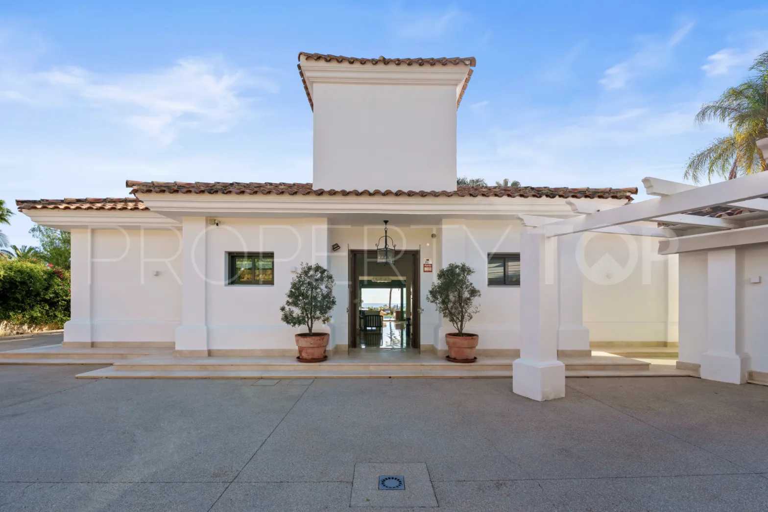 For sale Nueva Andalucia 4 bedrooms villa