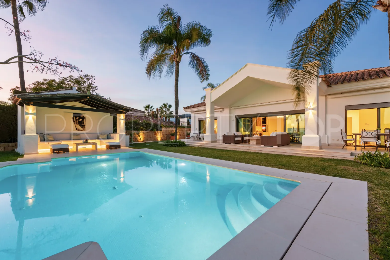 For sale Nueva Andalucia 4 bedrooms villa