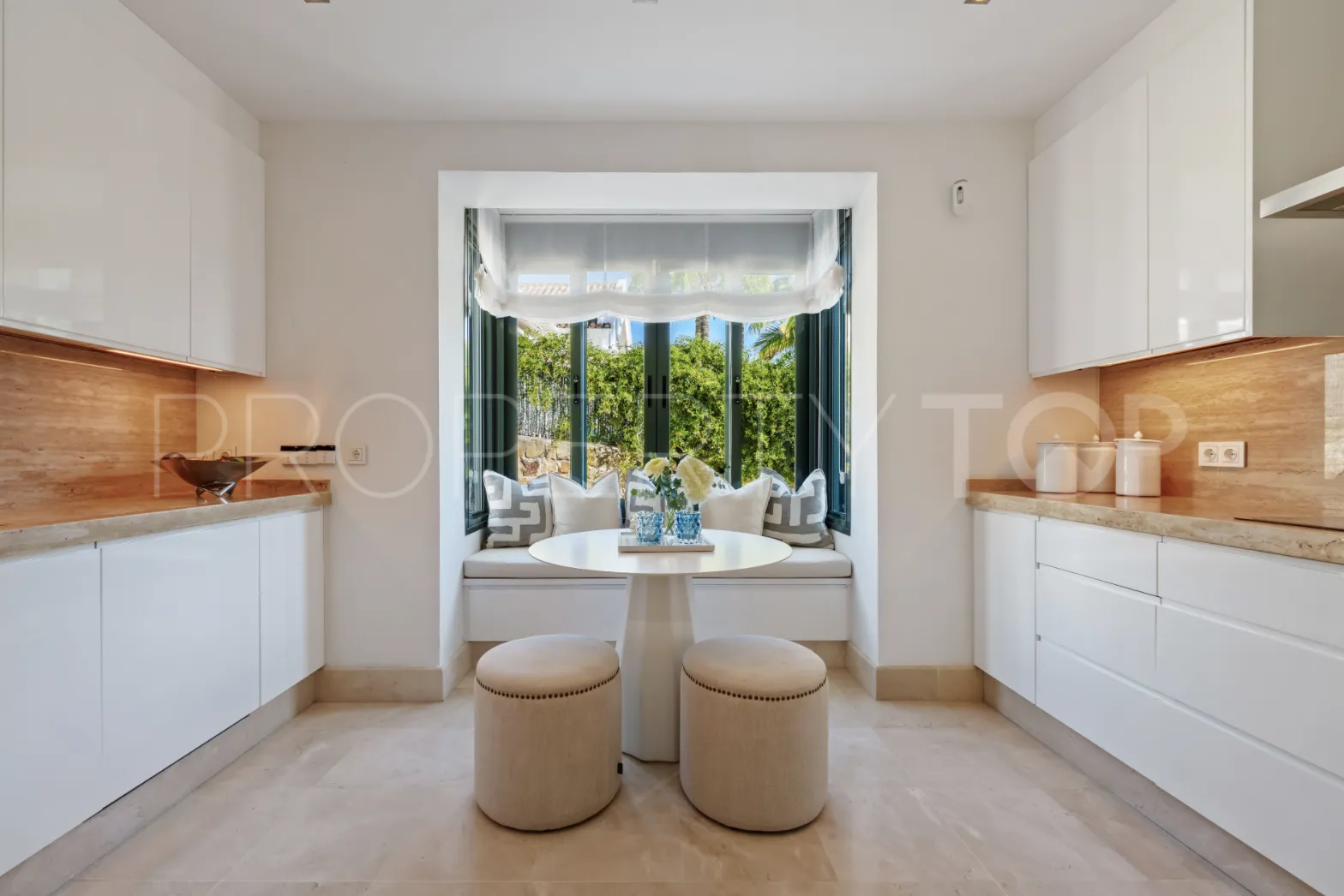 For sale Nueva Andalucia 4 bedrooms villa