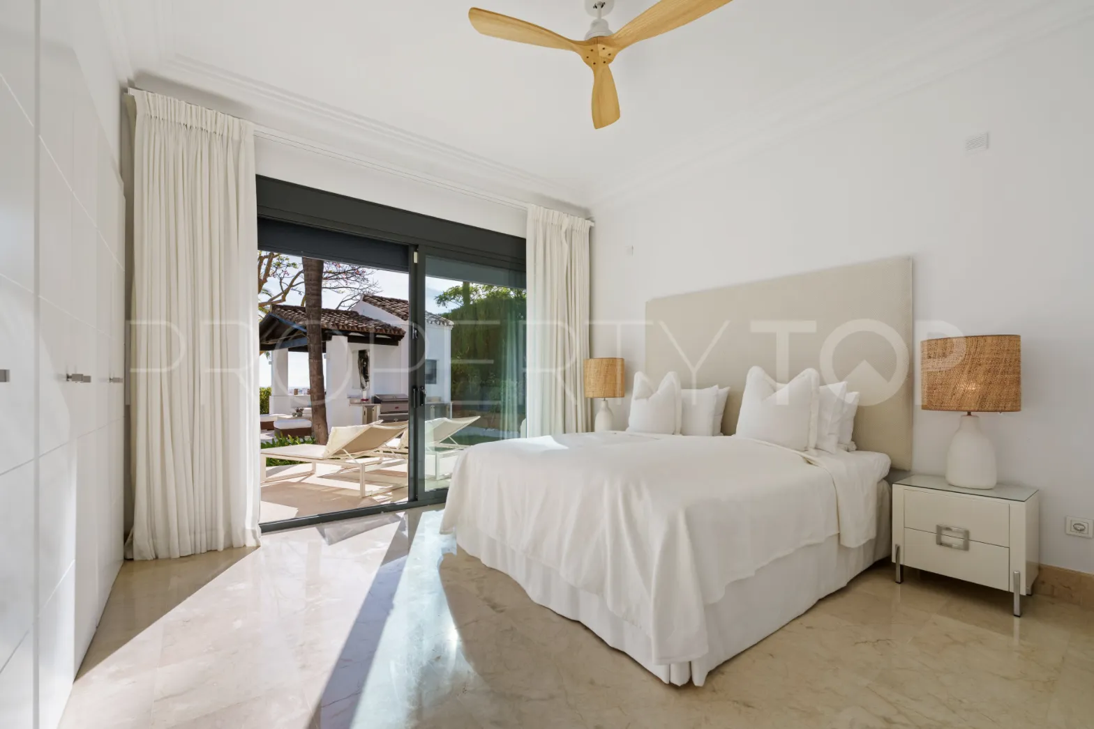 For sale Nueva Andalucia 4 bedrooms villa