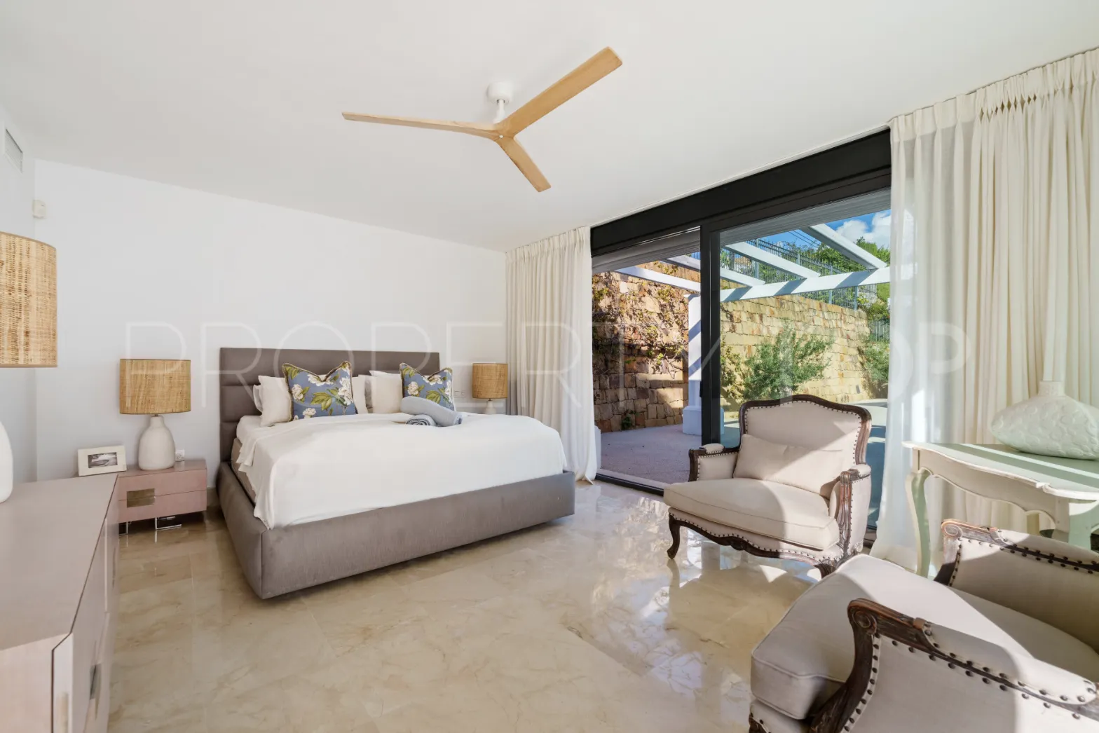 For sale Nueva Andalucia 4 bedrooms villa