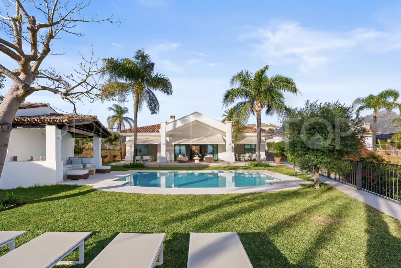 For sale Nueva Andalucia 4 bedrooms villa