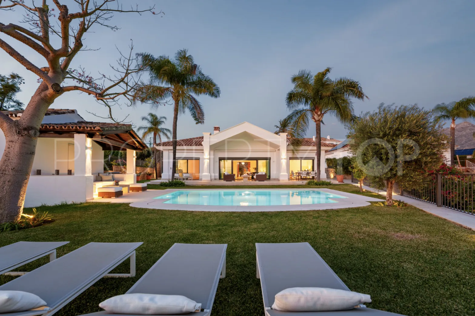 For sale Nueva Andalucia 4 bedrooms villa