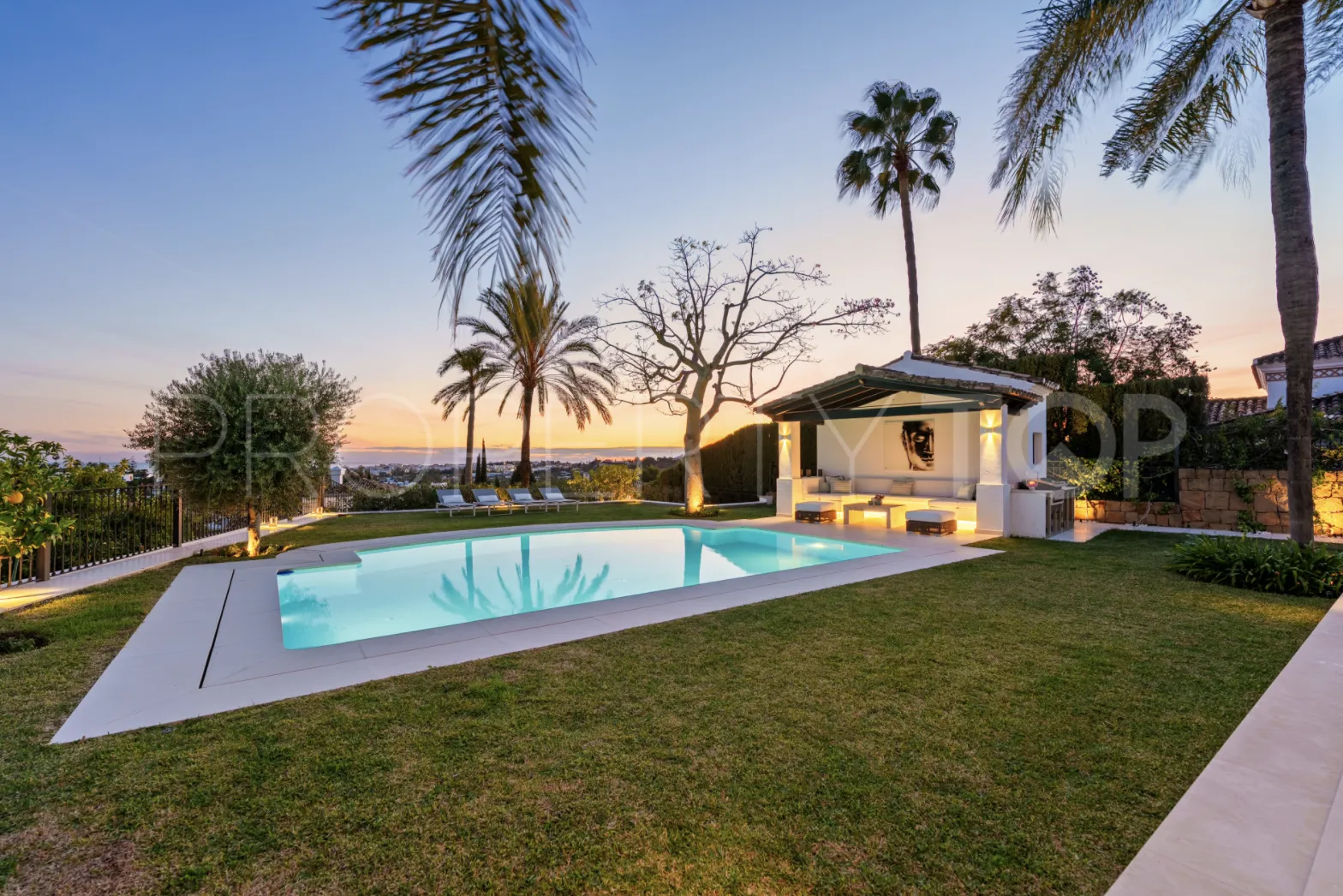 For sale Nueva Andalucia 4 bedrooms villa