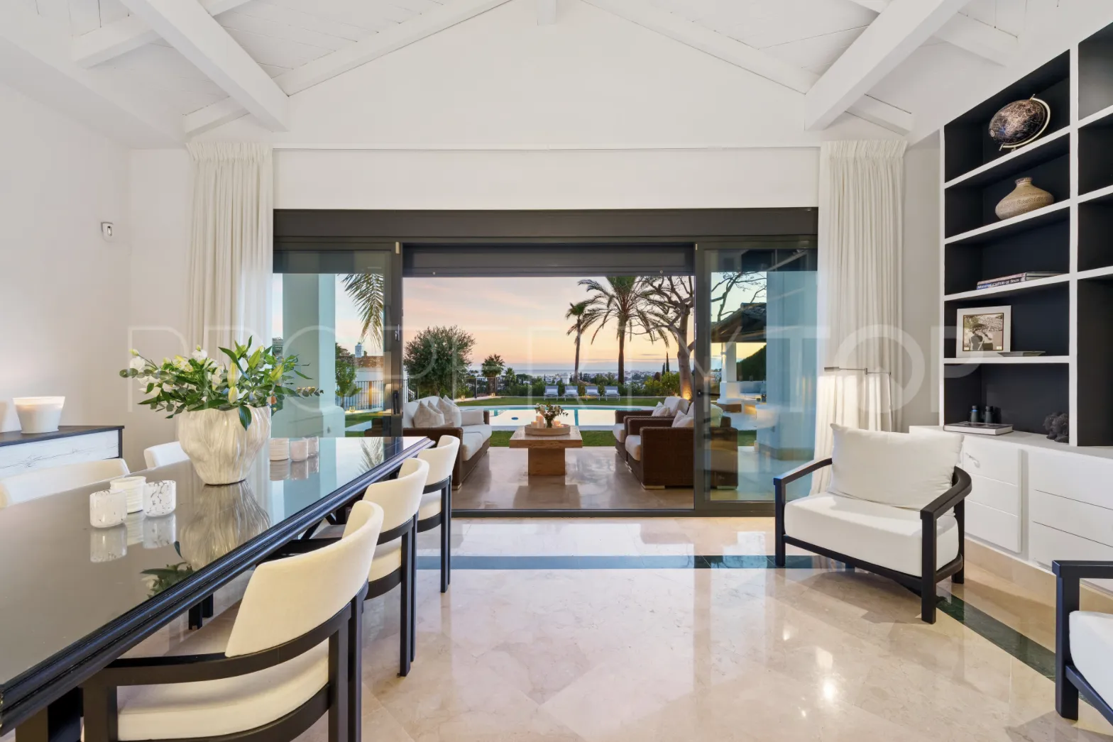 For sale Nueva Andalucia 4 bedrooms villa