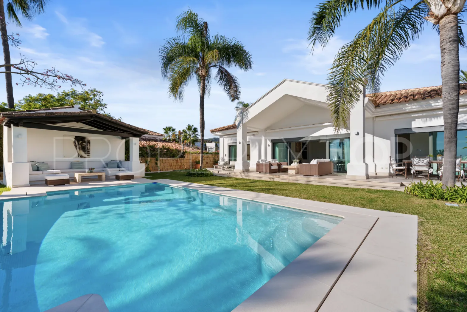 For sale Nueva Andalucia 4 bedrooms villa