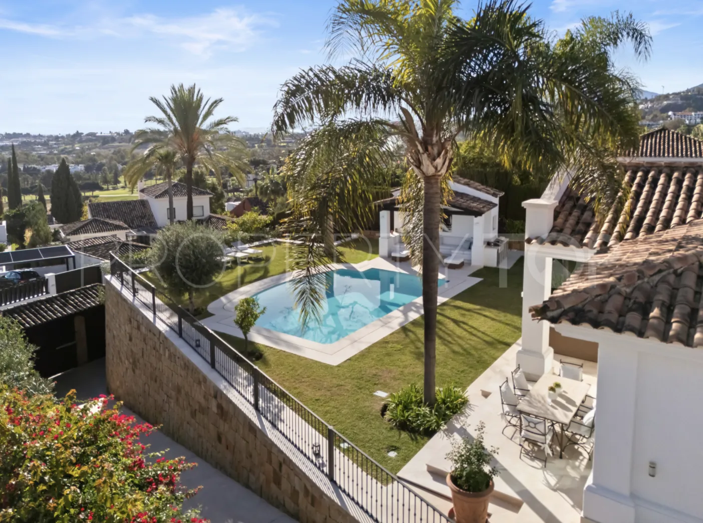 For sale Nueva Andalucia 4 bedrooms villa